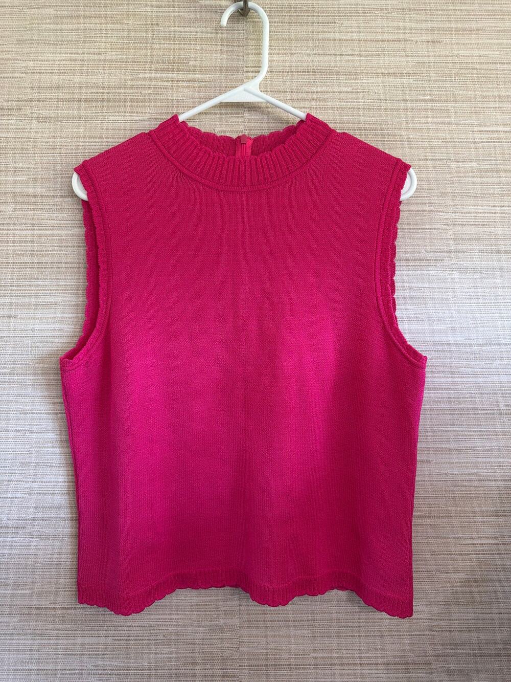 St. John women's Pink Sleevless Mock Neck Sweater tank M